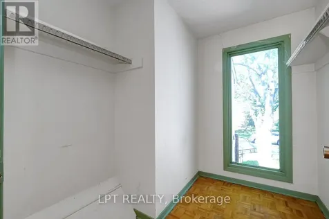 33 Estelle Crescent Ottawa ON K2H 5W9