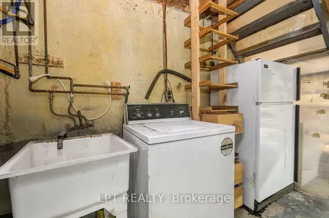 33 Estelle Crescent Ottawa ON K2H 5W9