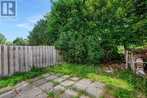33 Estelle Crescent Ottawa ON K2H 5W9