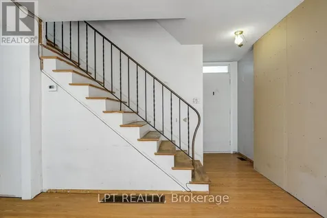 33 Estelle Crescent Ottawa ON K2H 5W9