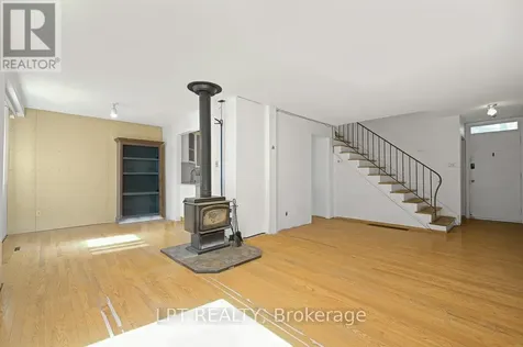 33 Estelle Crescent Ottawa ON K2H 5W9