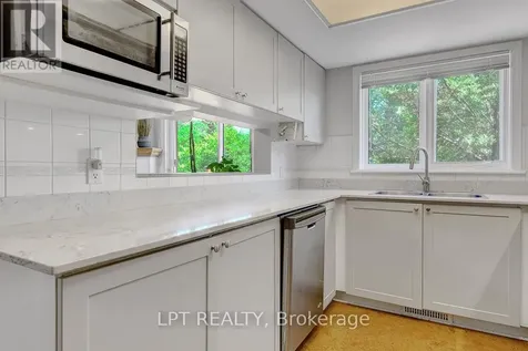 72 Westpointe Crescent Ottawa ON K2G 5Y9