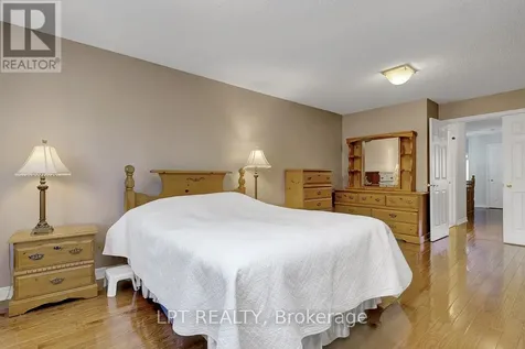 72 Westpointe Crescent Ottawa ON K2G 5Y9