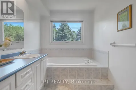 72 Westpointe Crescent Ottawa ON K2G 5Y9