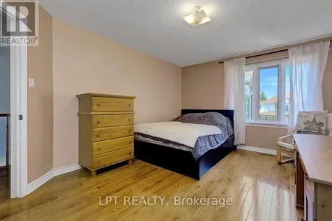 72 Westpointe Crescent Ottawa ON K2G 5Y9