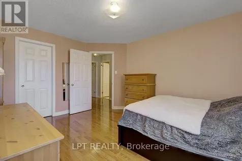 72 Westpointe Crescent Ottawa ON K2G 5Y9