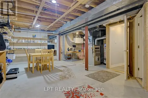 72 Westpointe Crescent Ottawa ON K2G 5Y9