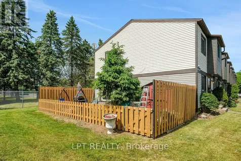 3501 Aladdin Lane Ottawa ON K1T 1E1