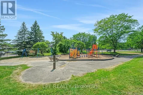 3501 Aladdin Lane Ottawa ON K1T 1E1