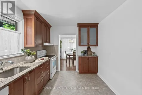 1218 Cline Crescent Ottawa ON K2C 2P2
