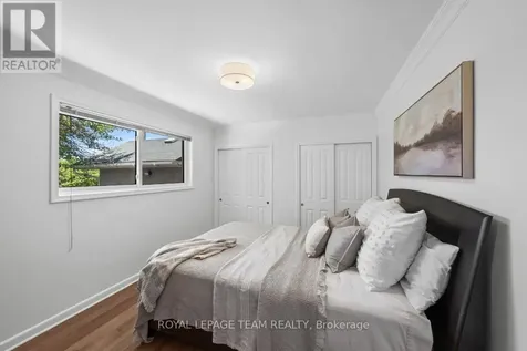1218 Cline Crescent Ottawa ON K2C 2P2