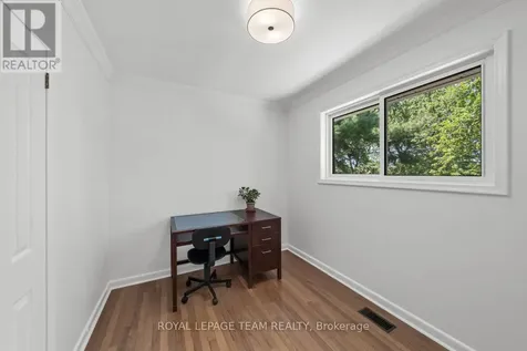 1218 Cline Crescent Ottawa ON K2C 2P2