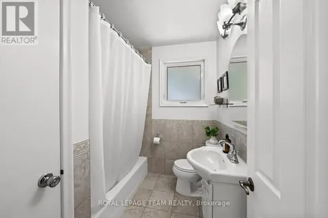 1218 Cline Crescent Ottawa ON K2C 2P2
