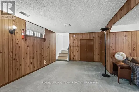 1218 Cline Crescent Ottawa ON K2C 2P2