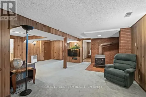 1218 Cline Crescent Ottawa ON K2C 2P2