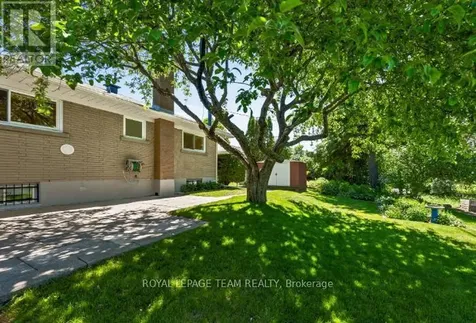 1218 Cline Crescent Ottawa ON K2C 2P2