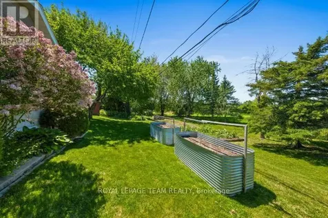 1218 Cline Crescent Ottawa ON K2C 2P2
