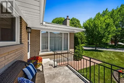 1218 Cline Crescent Ottawa ON K2C 2P2