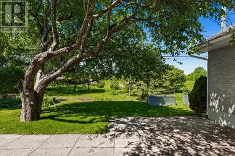 1218 Cline Crescent Ottawa ON K2C 2P2