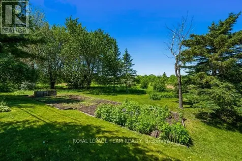 1218 Cline Crescent Ottawa ON K2C 2P2