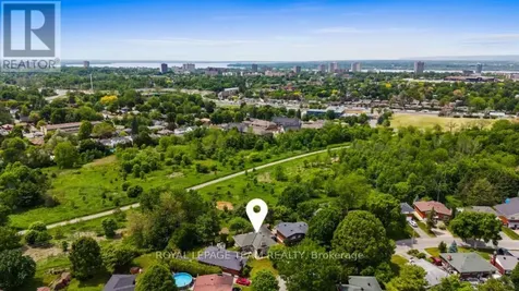 1218 Cline Crescent Ottawa ON K2C 2P2
