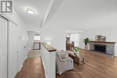 1218 Cline Crescent Ottawa ON K2C 2P2