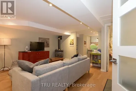 1106 Clyde Avenue Ottawa ON K2C 1Y2