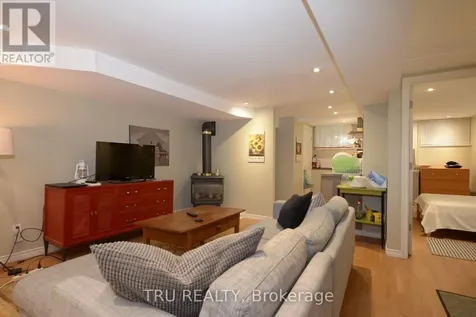 1106 Clyde Avenue Ottawa ON K2C 1Y2