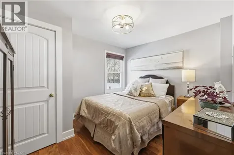 31 Hunter Street Dundas ON L9H 1E5