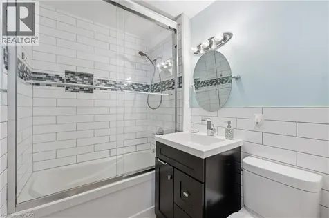 31 Hunter Street Dundas ON L9H 1E5