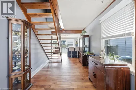 31 Hunter Street Dundas ON L9H 1E5