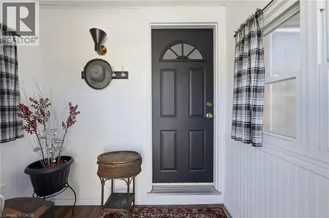 31 Hunter Street Dundas ON L9H 1E5