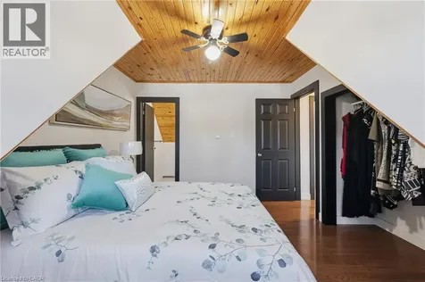 31 Hunter Street Dundas ON L9H 1E5