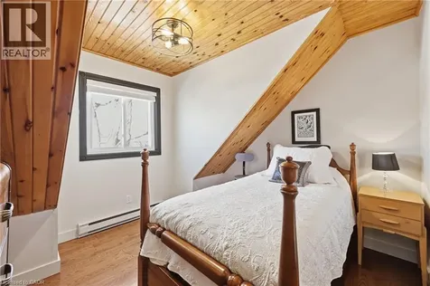 31 Hunter Street Dundas ON L9H 1E5