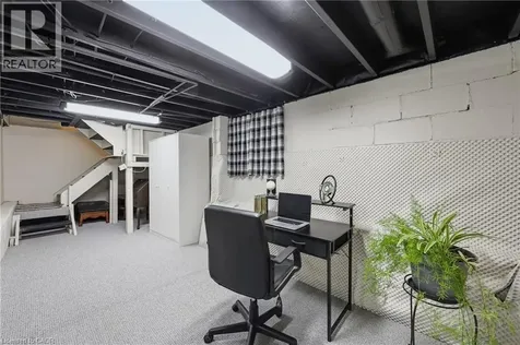 31 Hunter Street Dundas ON L9H 1E5