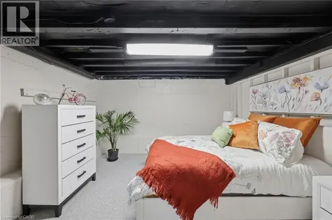31 Hunter Street Dundas ON L9H 1E5