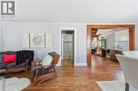 31 Hunter Street Dundas ON L9H 1E5