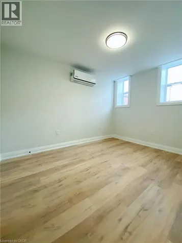 588 Barton Street East Hamilton ON L8L 2Z5