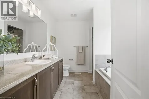 6414 Dilalla Crescent Niagara Falls ON L2H 0C9