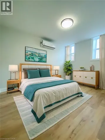 588 Barton Street East Hamilton ON L8L 2Z5