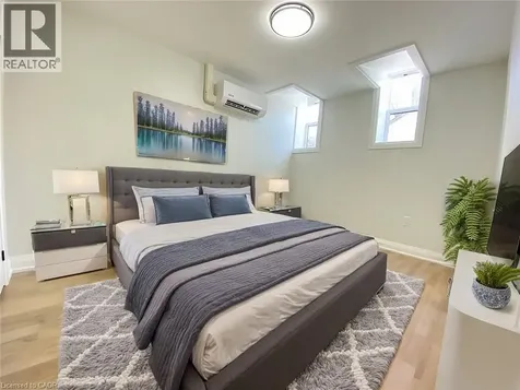 588 Barton Street East Hamilton ON L8L 2Z5