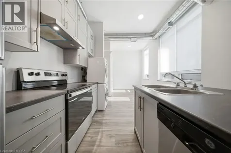 11 Queen Street Brantford ON N3T 3B1