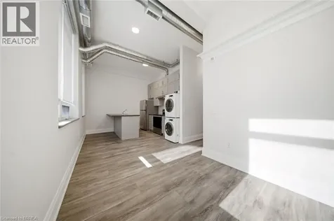11 Queen Street Brantford ON N3T 3B1