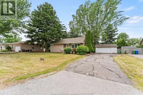 4065 Dougall Windsor ON N9G 1X4