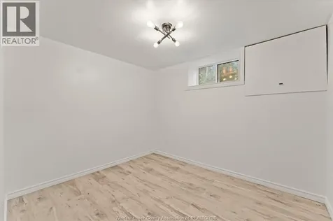 4065 Dougall Windsor ON N9G 1X4