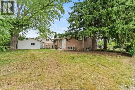 4065 Dougall Windsor ON N9G 1X4