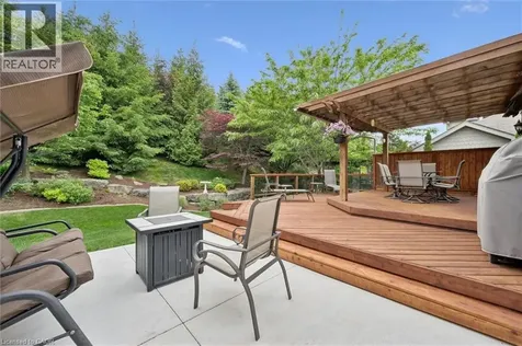 819 Creekside Drive Waterloo ON N2V 2S6