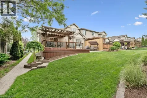 819 Creekside Drive Waterloo ON N2V 2S6