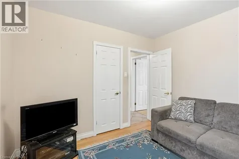 18 Pleasant Avenue Stoney Creek ON L8G 2L2