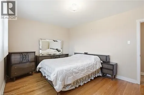 18 Pleasant Avenue Stoney Creek ON L8G 2L2